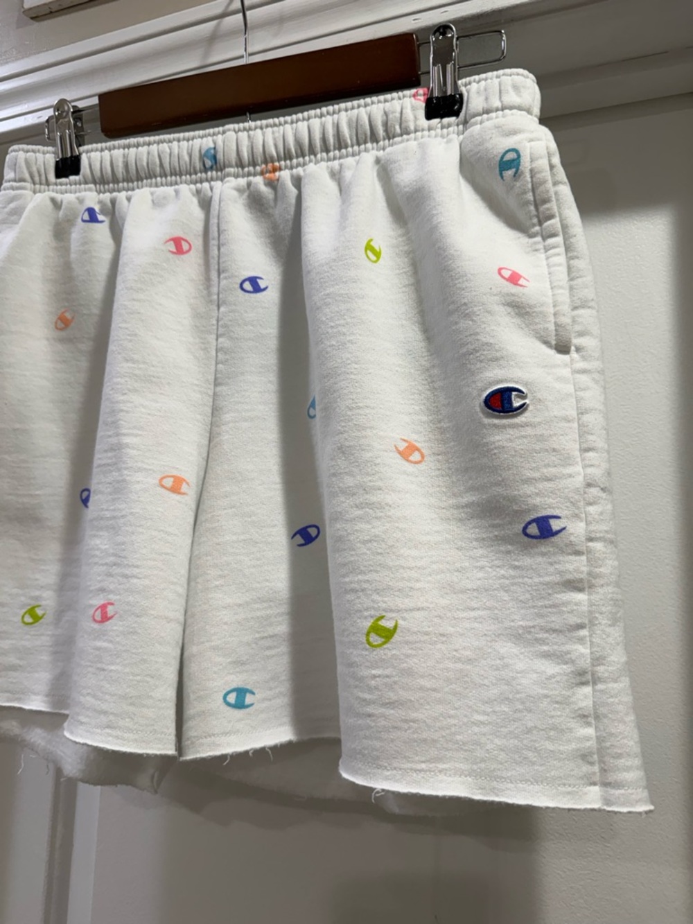 Champion White Logo Sweatshorts Size Medium - Picture 4 of 14